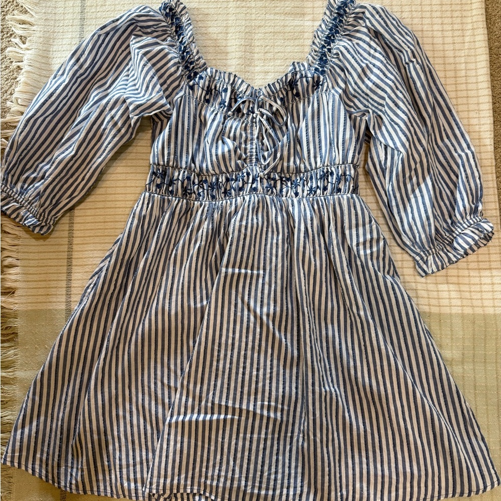 American Eagle Outfitters Navy and White Casual Dress